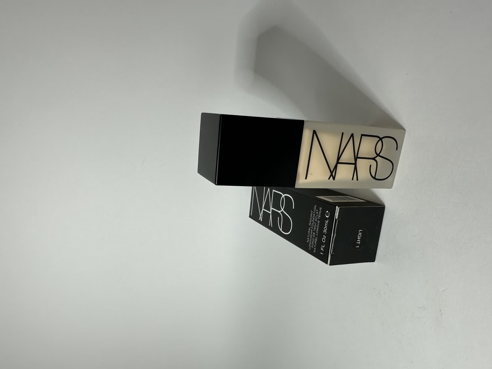 کرم پودر Natural Radiant
